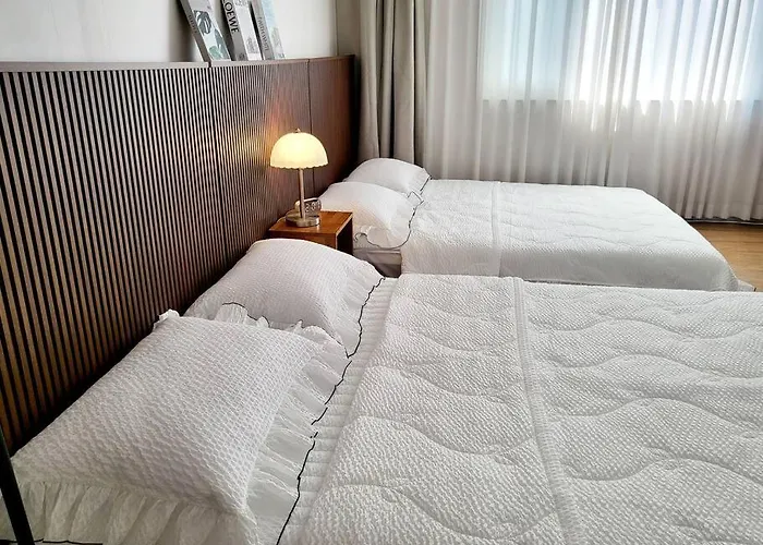 Seoulhousejamsil,풀옵션,신규오픈,3룸,2화장실,넓은거실,4인쇼파,8인식탁,잠실,롯데월드,롯데타워,코엑스비즈니스,kspo Dome,종합운동장,아산병원,삼성병원,강남성형외과